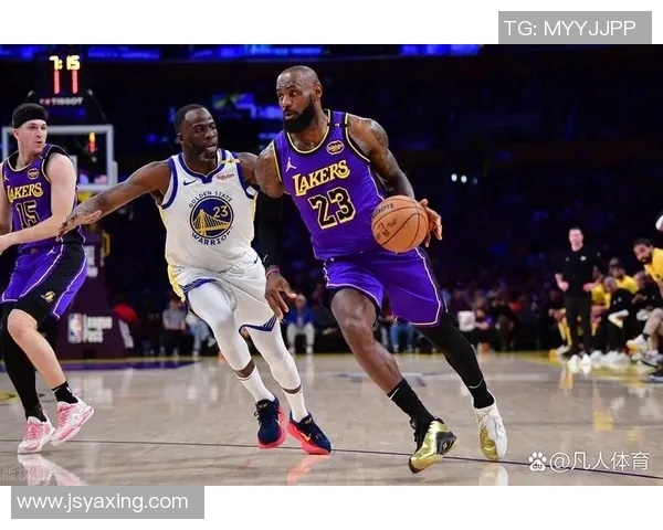 2011年湖人与勇士的激烈对决回顾及赛季精彩瞬间分析 2011年湖人与勇士的激烈对决回顾及赛季精彩瞬间分析