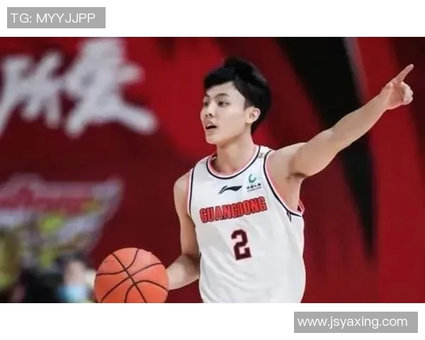 徐杰：从青涩新星到篮球场上的闪耀巨星的成长之路与未来展望