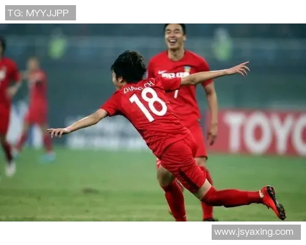 权健与重庆激战正酣比分悬念待揭晓的精彩对决 权健与重庆激战正酣比分悬念待揭晓的精彩对决