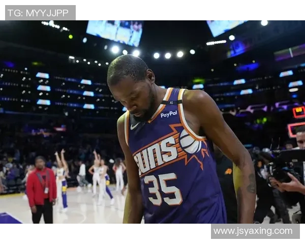 火箭与雷霆季后赛对决精彩回顾及赛季表现分析