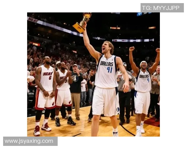 2006年NBA总决赛第三场热火对小牛的经典对决回顾与精彩瞬间解析