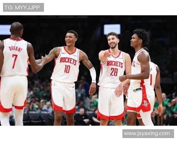 火箭队与尼克斯的激烈对决分析及赛季前景展望