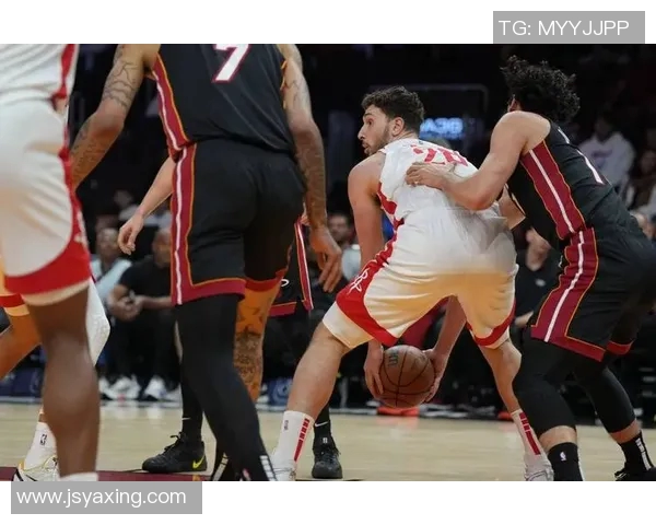 2006年NBA总决赛火箭与热火的激烈对决回顾与分析 2006年NBA总决赛火箭与热火的激烈对决回顾与分析