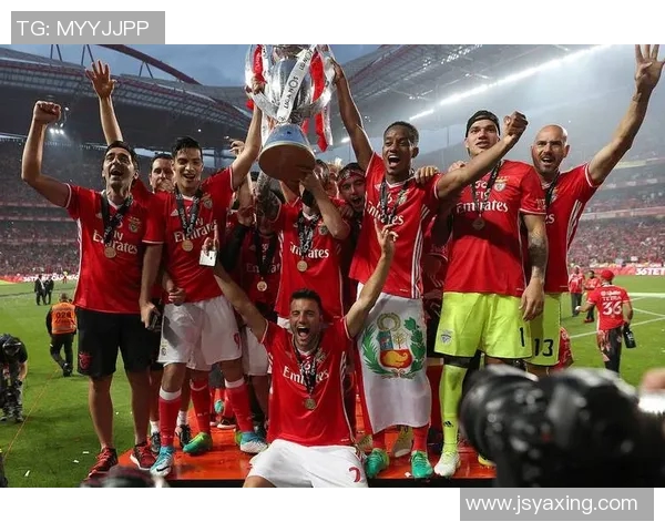 利物浦迎战贝尔格莱全力争胜展现球队实力与韧性 利物浦迎战贝尔格莱全力争胜展现球队实力与韧性