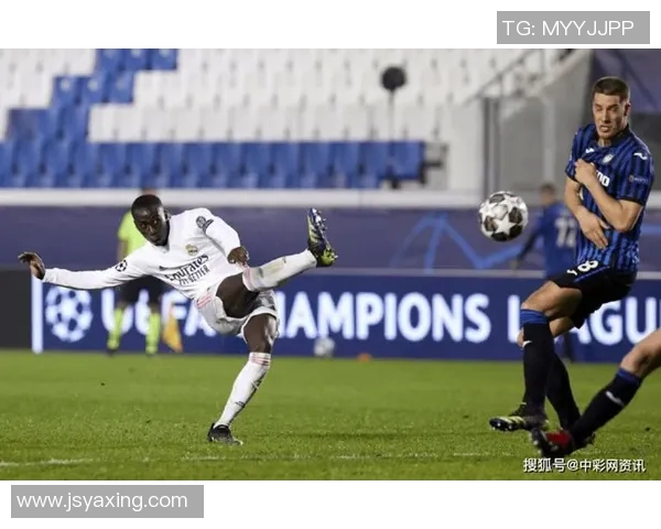 德国阿尔及利亚比赛中穆勒假摔引发争议引发球迷热议与媒体关注