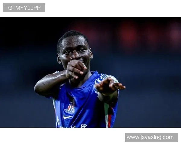 苏宁与申花激战正酣比分悬念迭起球迷期待精彩瞬间